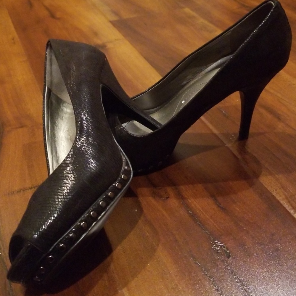 Tahari Nathan black open toe heels sz 7.5